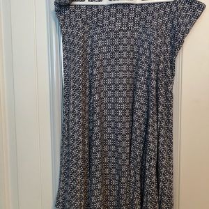 Lightweight skirt in blue and white print